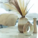 Mira Holiday Homes - Luxury 1Br In Canal Front With Waterfront Living