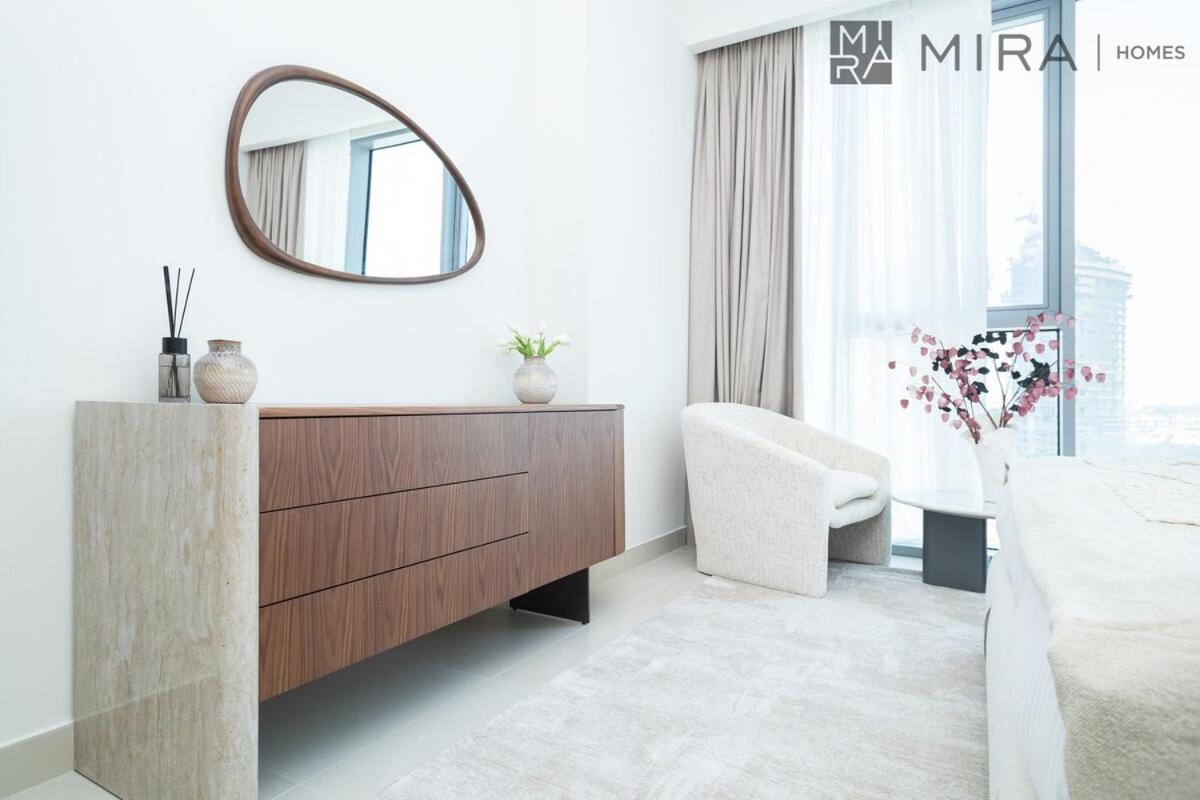 Apartment Mira Homes - Luxury 1br In Canal Front With Waterfront Living Dubai