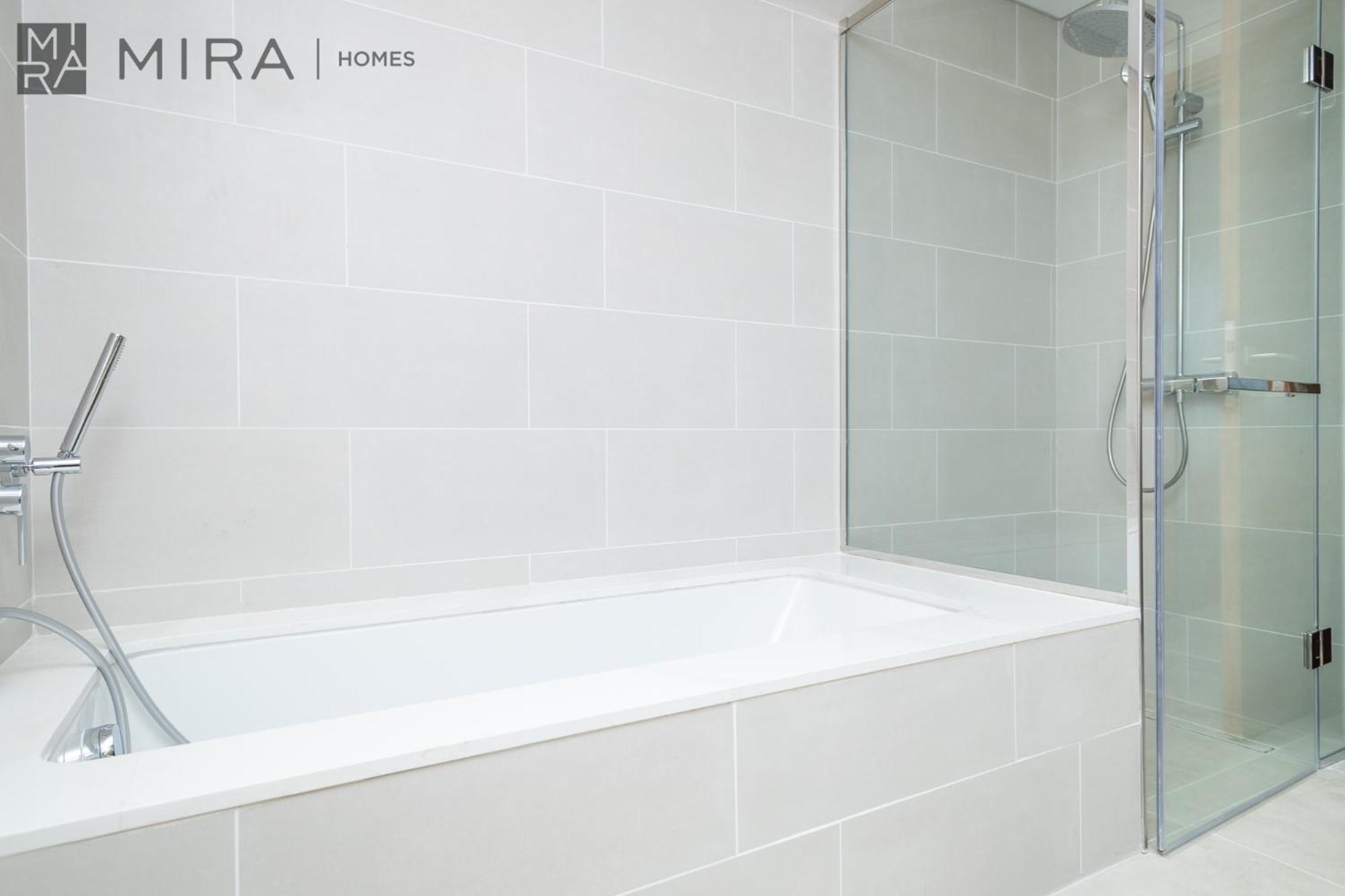 Mira Homes - Luxury 1br In Canal Front With Waterfront Living *